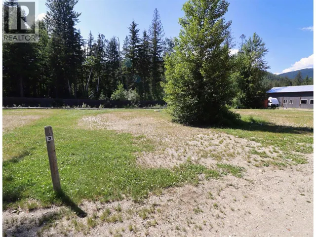1701 Ireland Road Unit# 3, Seymour Arm, British Columbia V0E1M9