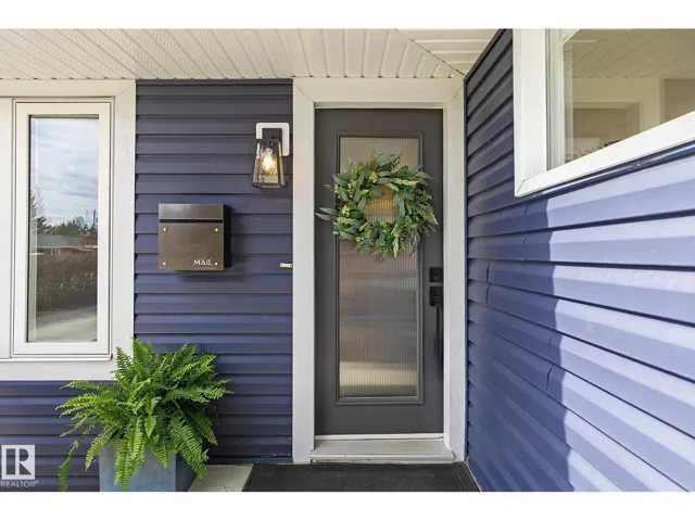 15011 77 AV NW, Edmonton, Alberta T5R3B5