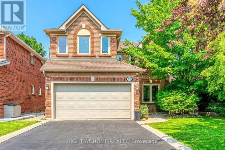 1092 OLD OAK DRIVE, Oakville (WT West Oak Trails), Ontario L6M3K4