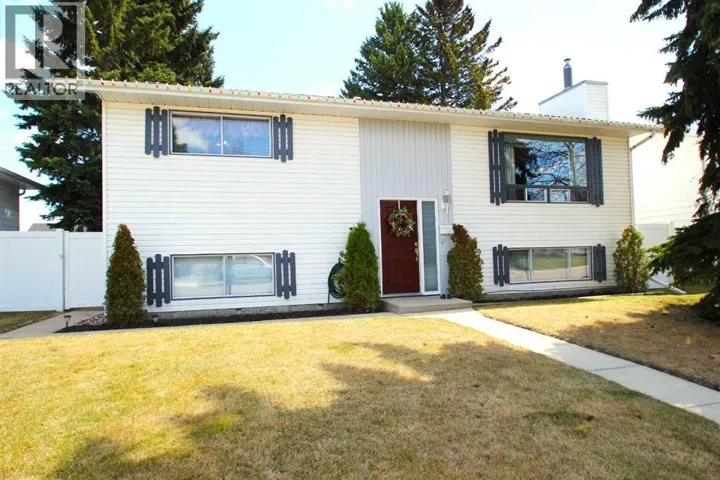 15 Newlands Avenue, Red Deer, Alberta T4P1Z8