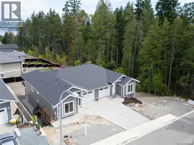 671 Sanderson Rd, Ladysmith, British Columbia V9G0A7