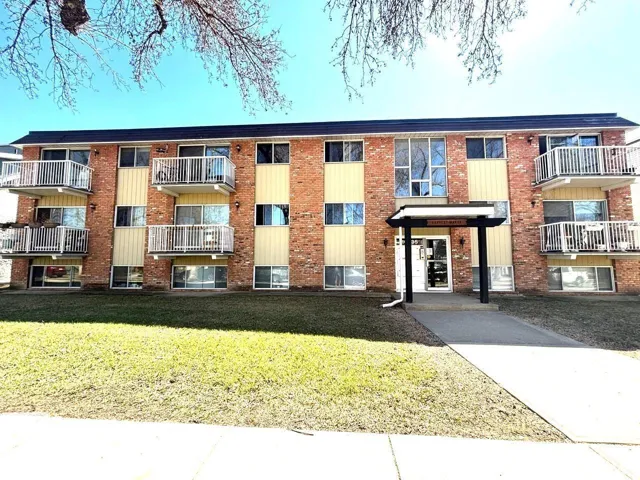 #304 10635 80 AV NW, Edmonton, Alberta T6E1V6