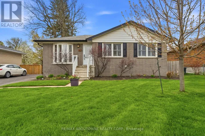 134 WAKEFIELD ROAD, Milton (OM Old Milton), Ontario L9T2L9