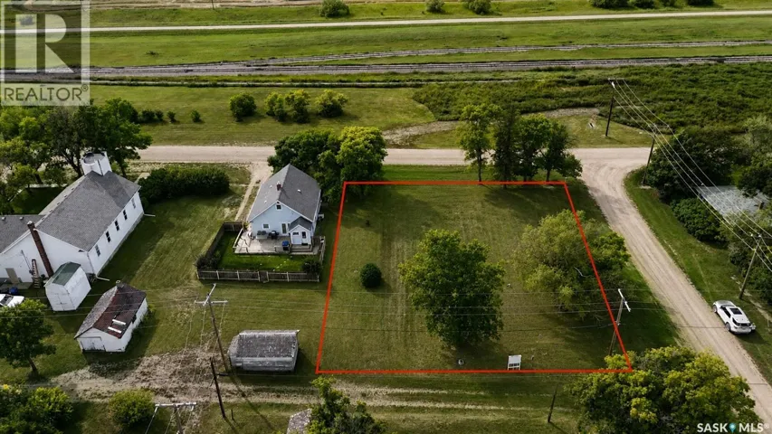 136 Railway AVENUE, Loreburn, Saskatchewan S0H2S0