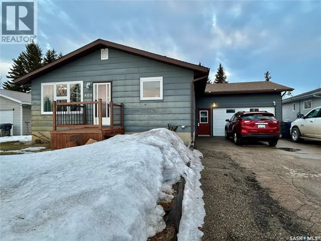 404 5th STREET N, Nipawin, Saskatchewan S0E1E0