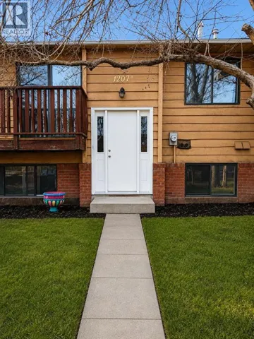 B, 1207 44 Street SE, Calgary, Alberta T2A5E6