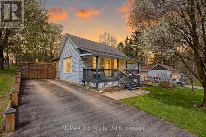 210 RUSSELL STREET, Woodstock (Woodstock - South), Ontario N4S2Z2