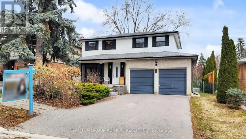 7 KNOTTY PINE TRAIL, Markham (Royal Orchard), Ontario L3T3W5