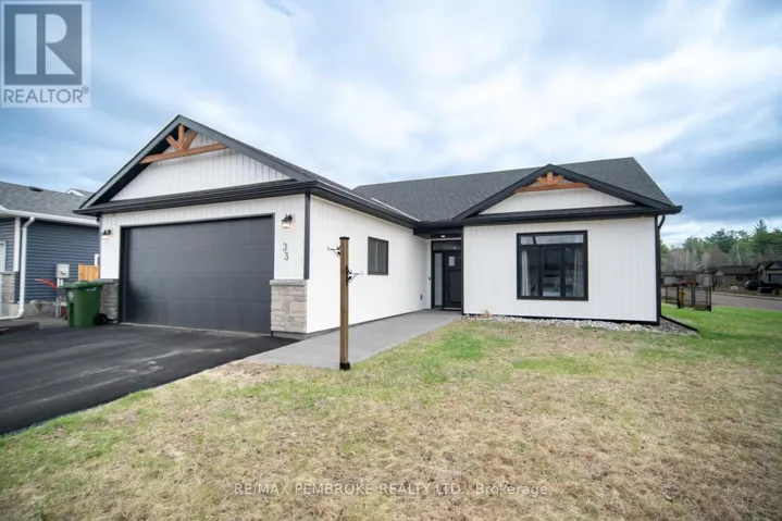 33 DURANT STREET, Petawawa, Ontario K8H0G3