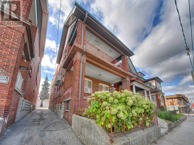 B - 1652 DUFFERIN STREET, Toronto (Corso Italia-Davenport), Ontario M6H3L8