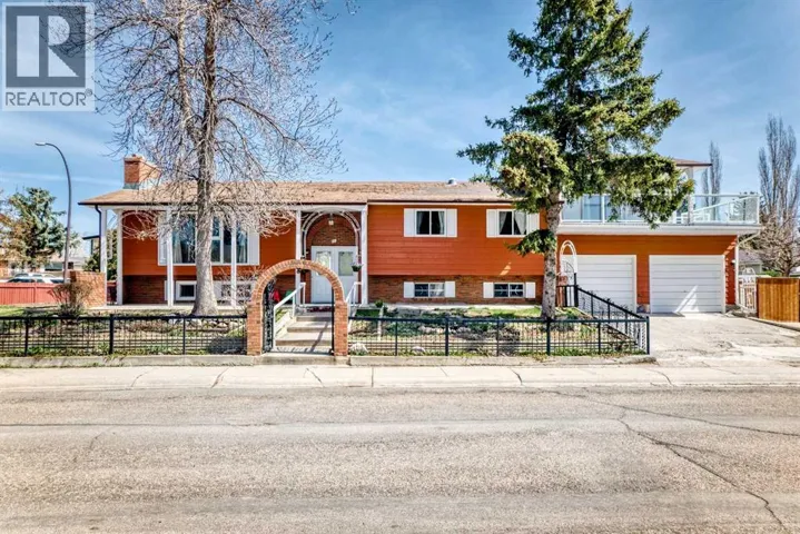 451 Huntbourne Hill NE, Calgary, Alberta T2K5G7