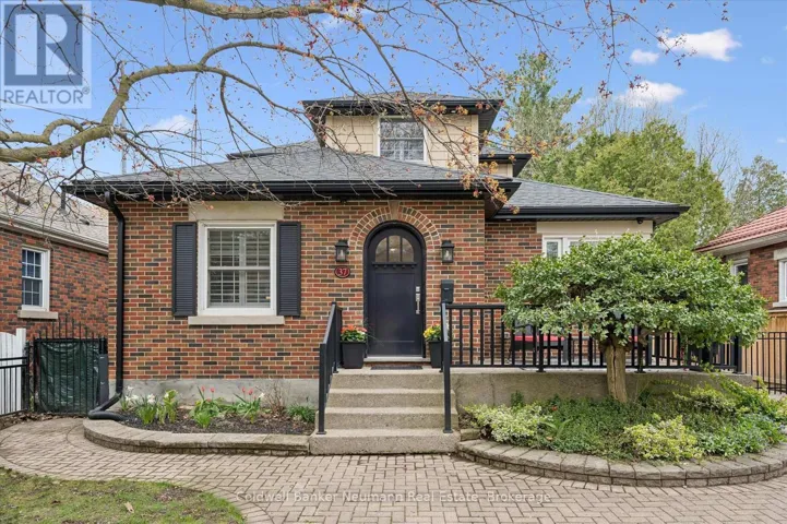 37 PARKHOLM AVENUE, Guelph (St. George's), Ontario N1E2S4