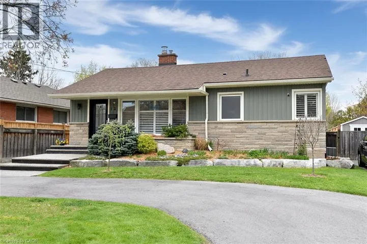 12 DESJARDINS Avenue, Dundas, Ontario L9H4P9