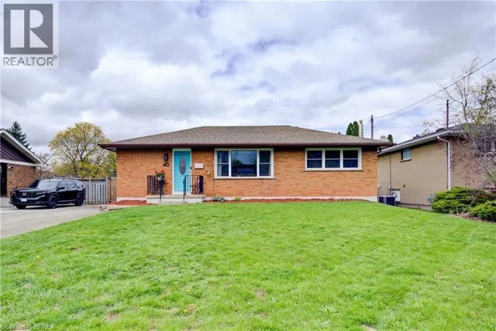 40 HICKERY Place, Brantford, Ontario N3S3C8
