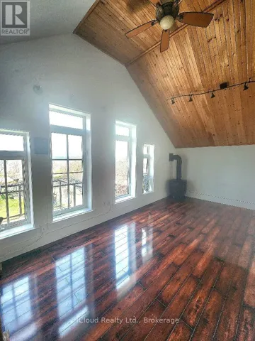 645 BEACH BOULEVARD, Hamilton (Hamilton Beach), Ontario L8H6Y3