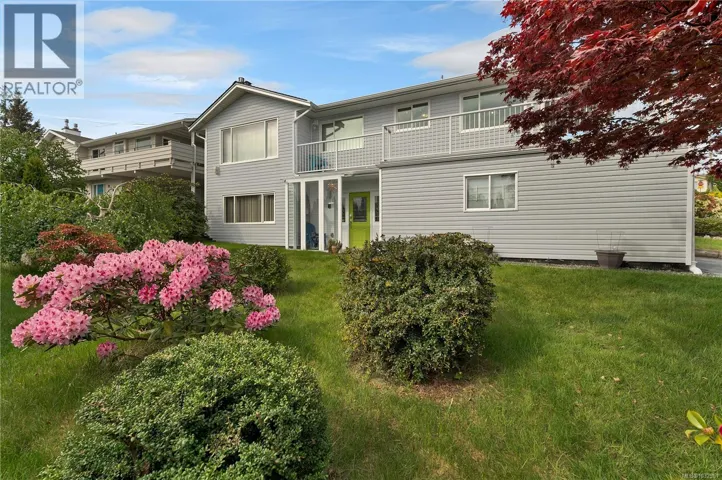 208 Alder St S, Campbell River, British Columbia V9W2N6