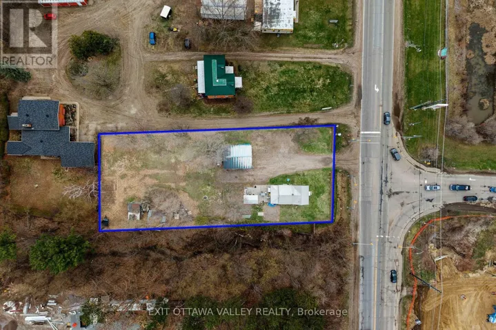 1165 PEMBROKE STREET E, Laurentian Valley, Ontario K8A7R4