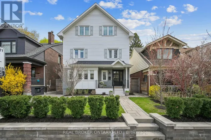 39 BOWMORE ROAD, Toronto (Woodbine Corridor), Ontario M4L3H8