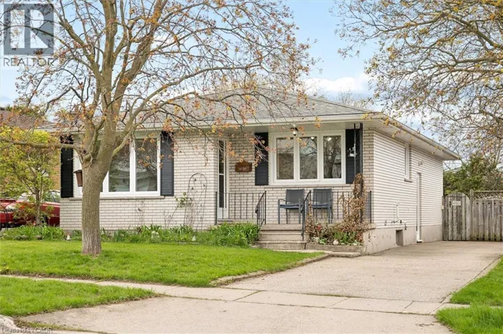 26 TUTTON Place, Cambridge, Ontario N1R4S8