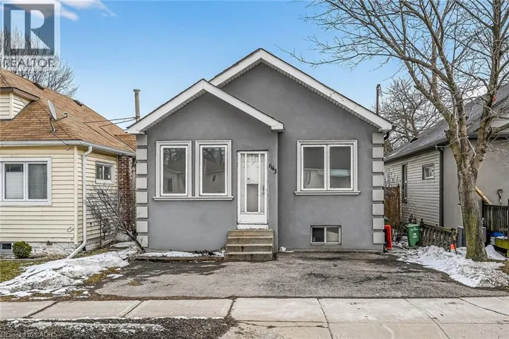643 UPPER WELLINGTON Street, Hamilton, Ontario L9A3R2