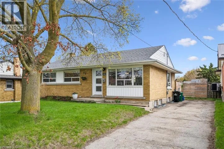 154 ORIOLE Street, Waterloo, Ontario N2J2B4