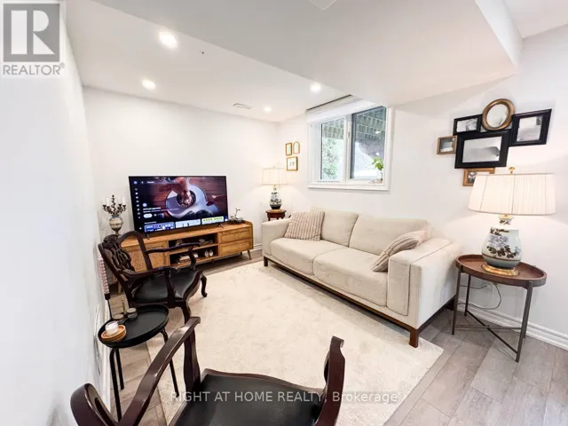 UNIT #B - 361 GASTON PLACE, Newmarket (Gorham-College Manor), Ontario L3Y8M4