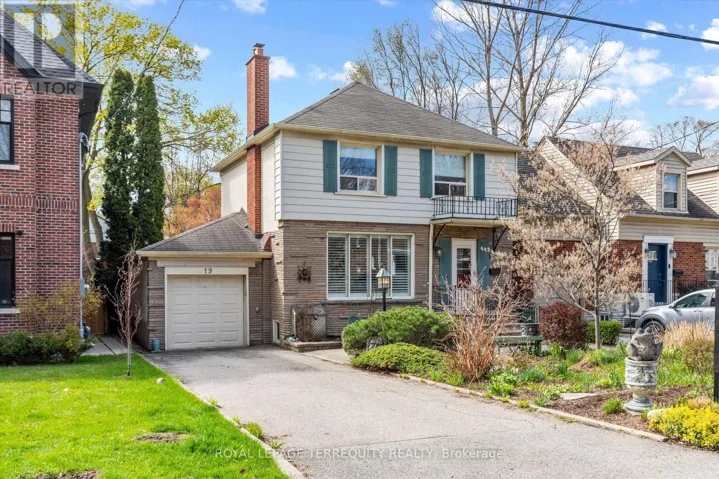 19 BERNICE AVENUE, Toronto (Stonegate-Queensway), Ontario M8Y1Z5