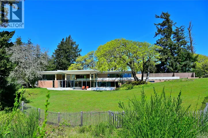 1133 Moore Rd, Comox, British Columbia V9M3X1