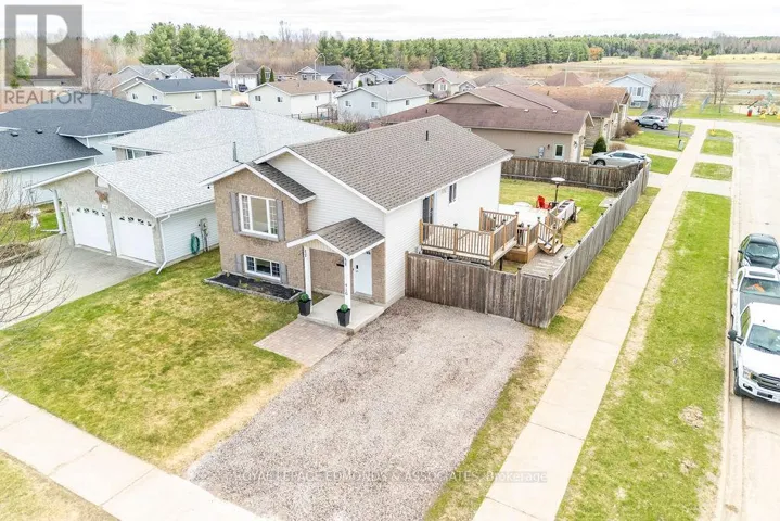 416 SWEEZEY COURT, Pembroke, Ontario K8A8S3