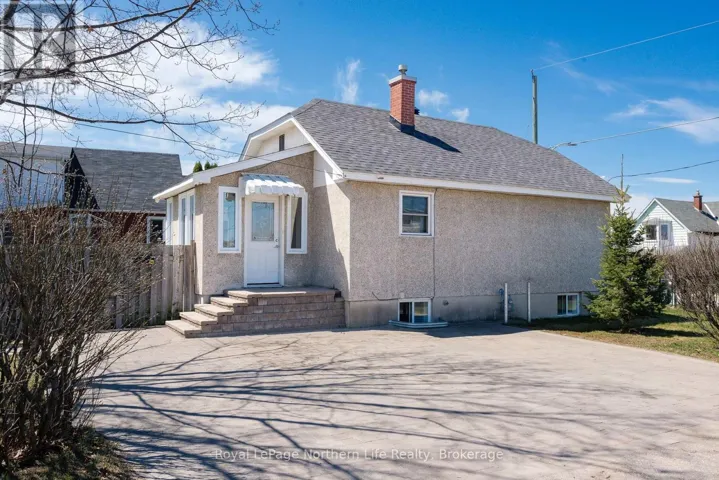 1093 REGINA STREET, North Bay (Central), Ontario P1B2K8