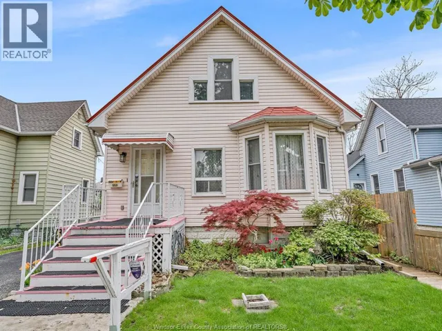 553 OAK AVENUE, Windsor, Ontario N9A5E7