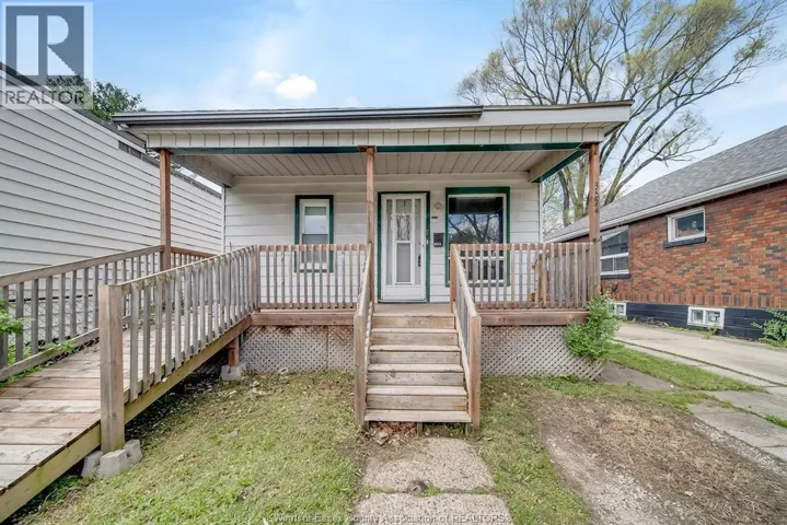 3574 BLOOMFIELD RD., Windsor, Ontario N9C1R7