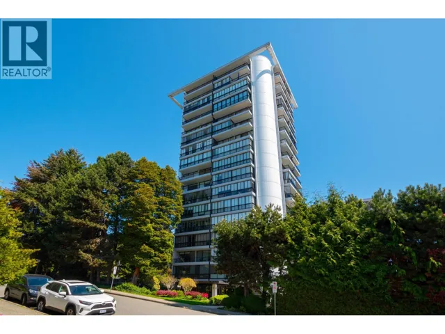 204 650 16TH STREET, West Vancouver, British Columbia V7V3R9
