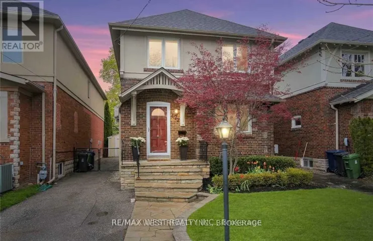 472 ROSELAWN AVENUE, Toronto (Lawrence Park South), Ontario M5N1J8