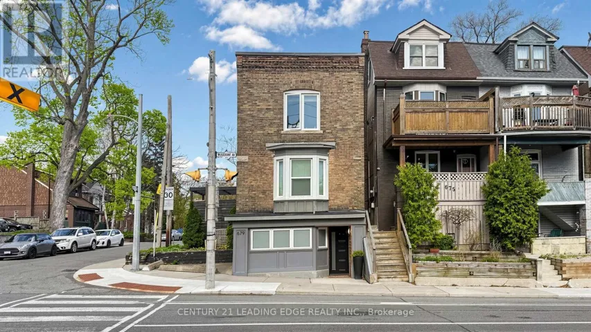 679 WOODBINE AVENUE, Toronto (East End-Danforth), Ontario M4E2J3