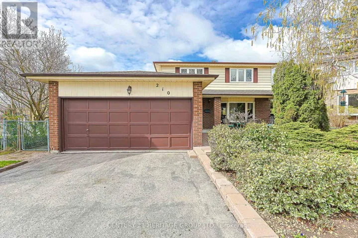 210 THORNWILLOW COURT, Newmarket (Gorham-College Manor), Ontario L3Y5R2