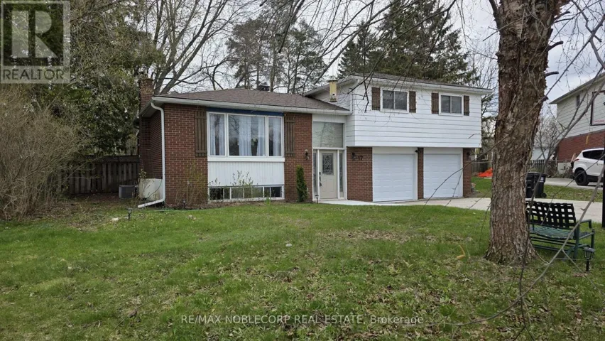 17 LARKDALE CRESCENT, Essa (Angus), Ontario L0M1B0
