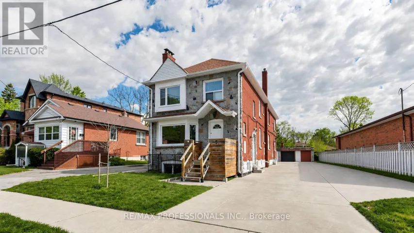 5 THIRTY NINTH STREET, Toronto (Long Branch), Ontario M8W3M4