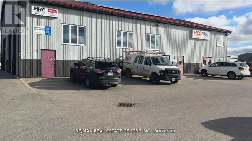 B - 770 GLENGARRY CRESCENT, Centre Wellington (Fergus), Ontario N1M3W1