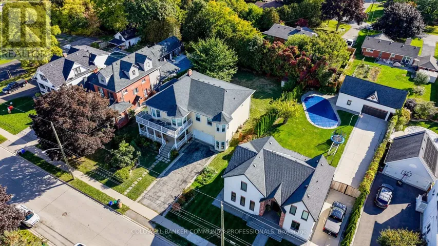 7 ROBINSON STREET S, Grimsby (Grimsby East), Ontario L3M3C5