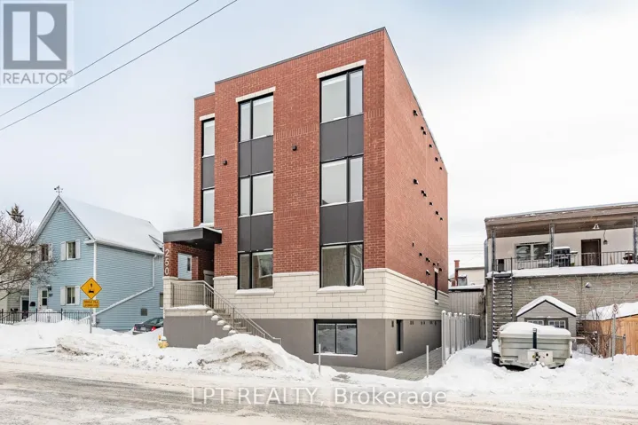 3 - 250 SHAKESPEARE STREET, Ottawa, Ontario K1L5M6