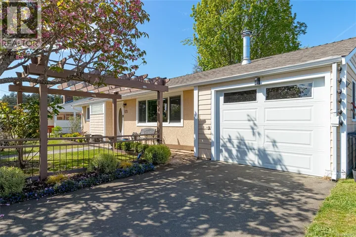 171 Stanford Ave W, Parksville, British Columbia V9P1M2