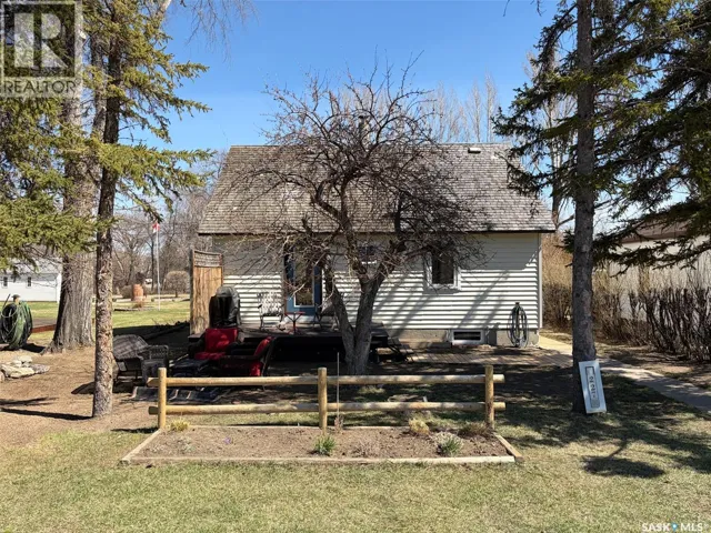 227 Riverside BOULEVARD, Eastend, Saskatchewan S0N0T0