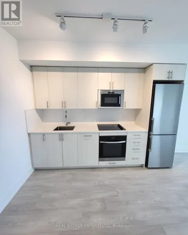1813 - 2545 SIMCOE STREET N, Oshawa (Windfields), Ontario L1L0W3