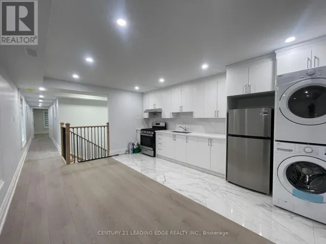 15 ANDREW AVENUE, Toronto (Cliffcrest), Ontario M1M3G8