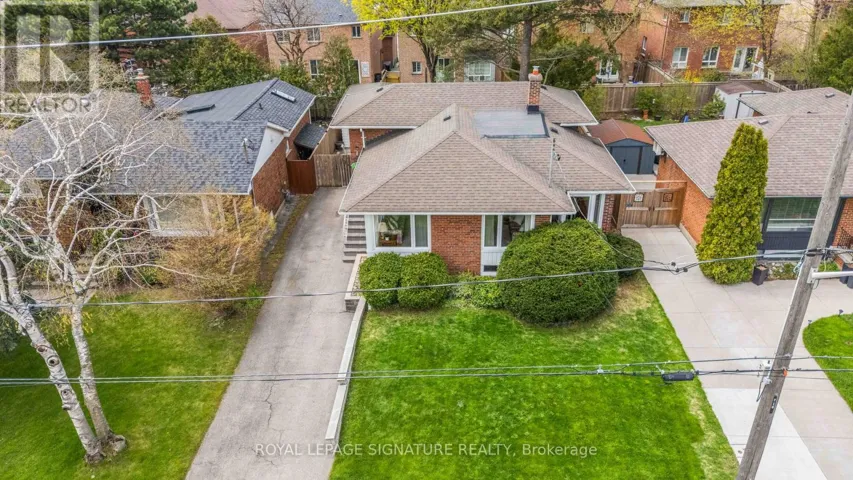 16 SHREWSBURY SQUARE, Toronto (Tam O'Shanter-Sullivan), Ontario M1T1L2