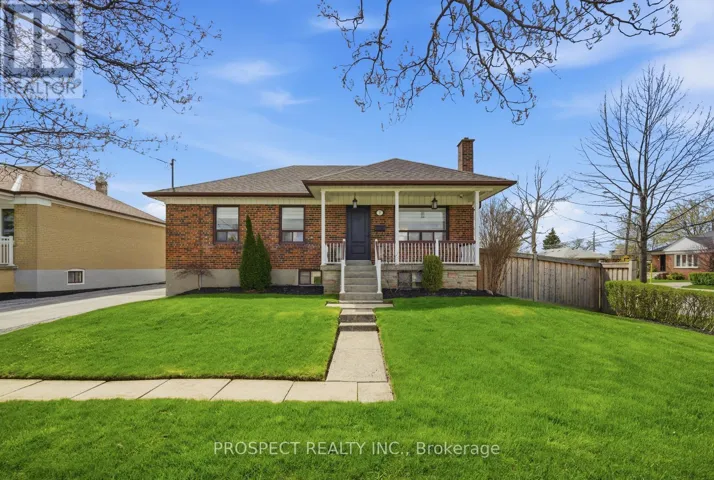 1 BAYFORD AVENUE, Toronto (Downsview-Roding-CFB), Ontario M3K1W6