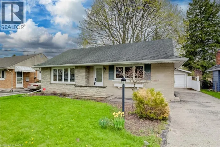 57 JACK Avenue, Kitchener, Ontario N2M1Z9