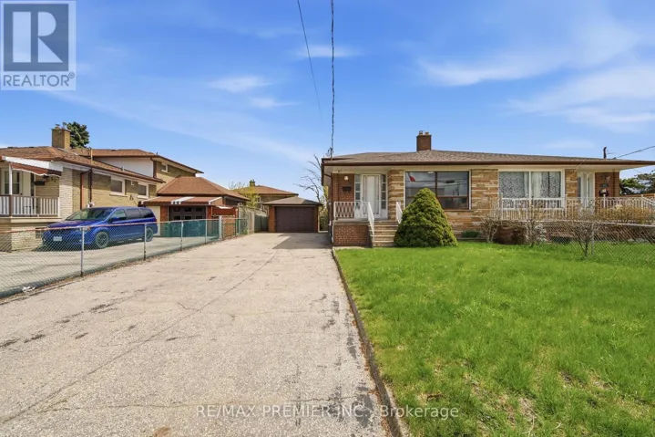 55 PLUNKETT ROAD, Toronto (Humber Summit), Ontario M9L2J4