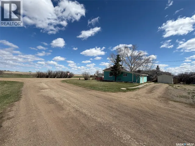 225 1st AVENUE W, Frontier, Saskatchewan S0N0W0